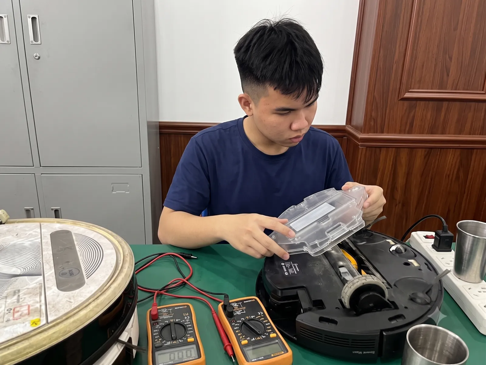 Sửa robot hút bụi