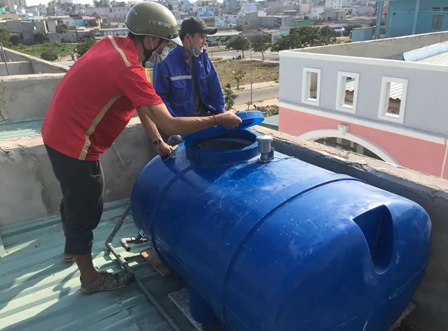 Lắp đặt bồn nước